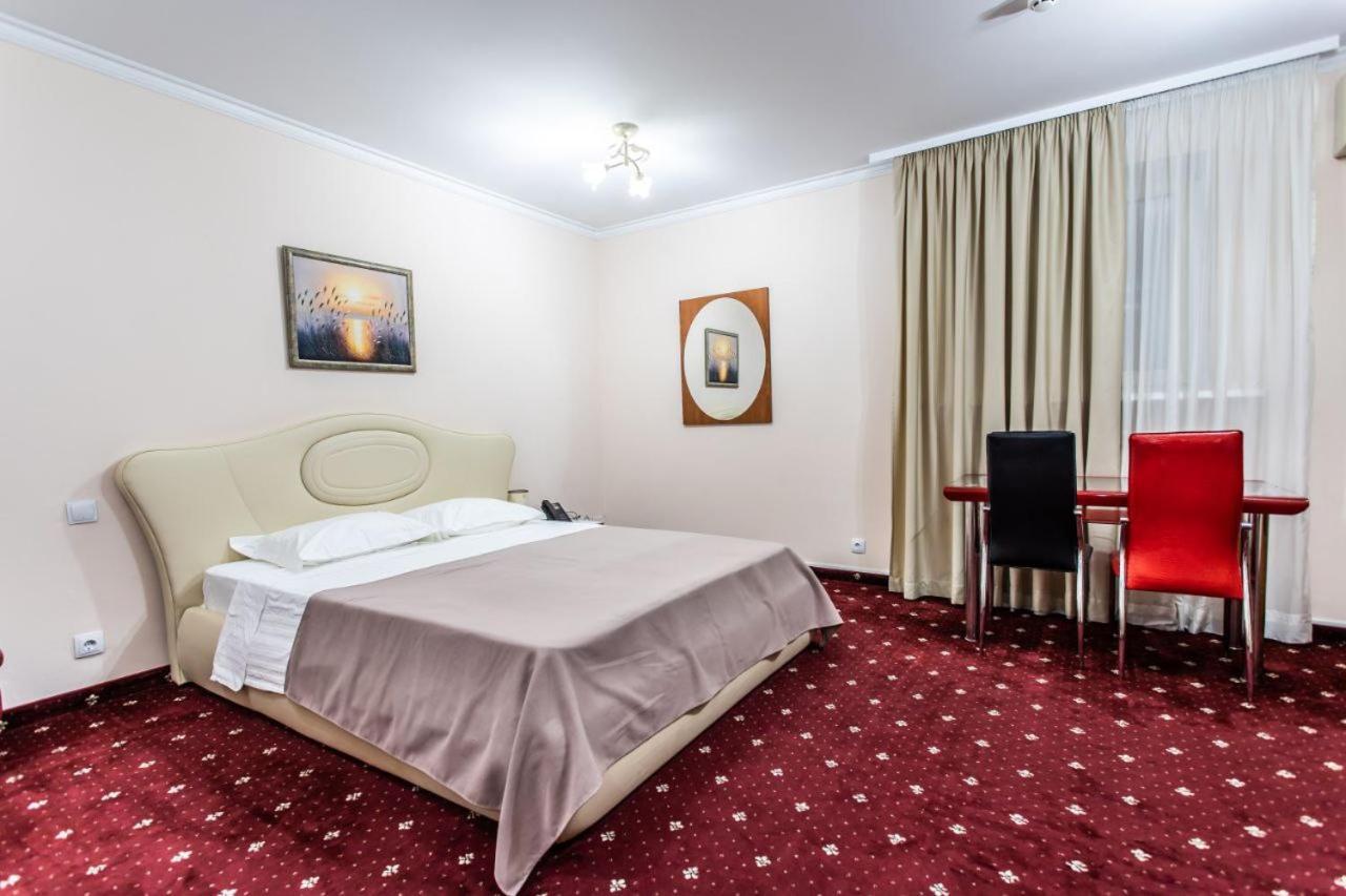 Star Rent Hotel Chişinău Eksteriør billede